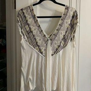 RARE delicate FP top. NWOT
